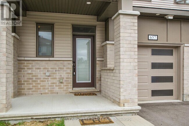 Building Photo - 657 Allied Mews