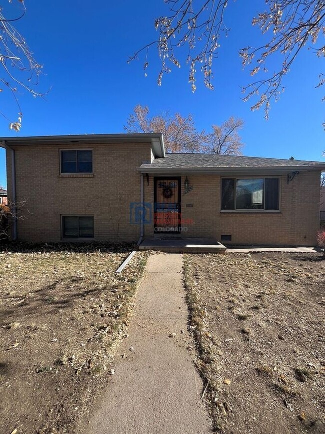 Building Photo - 2564 S Yates St