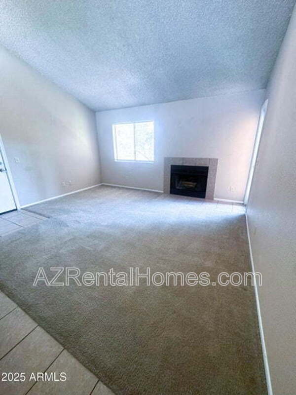 Foto del edificio - 1075 E Chandler Blvd