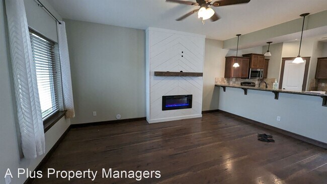 Building Photo - 4 br, 3 bath House - 1795 W Pyreness Loop