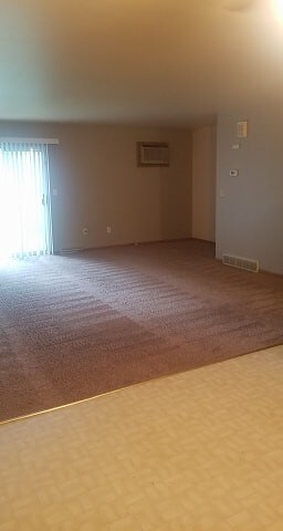 Building Photo - 1024 Main St