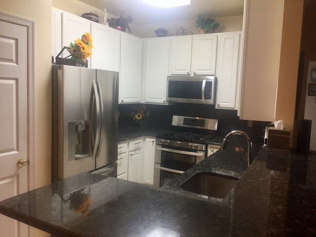 Kitchen - 11301 Westbrook Mill Ln