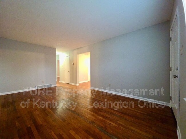 Foto del edificio - 304 Radcliffe Rd