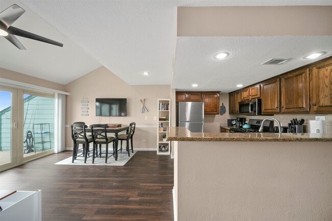 Building Photo - 7041 Kingston Cove Ln