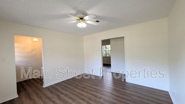 Building Photo - 6942 Falcon Dr