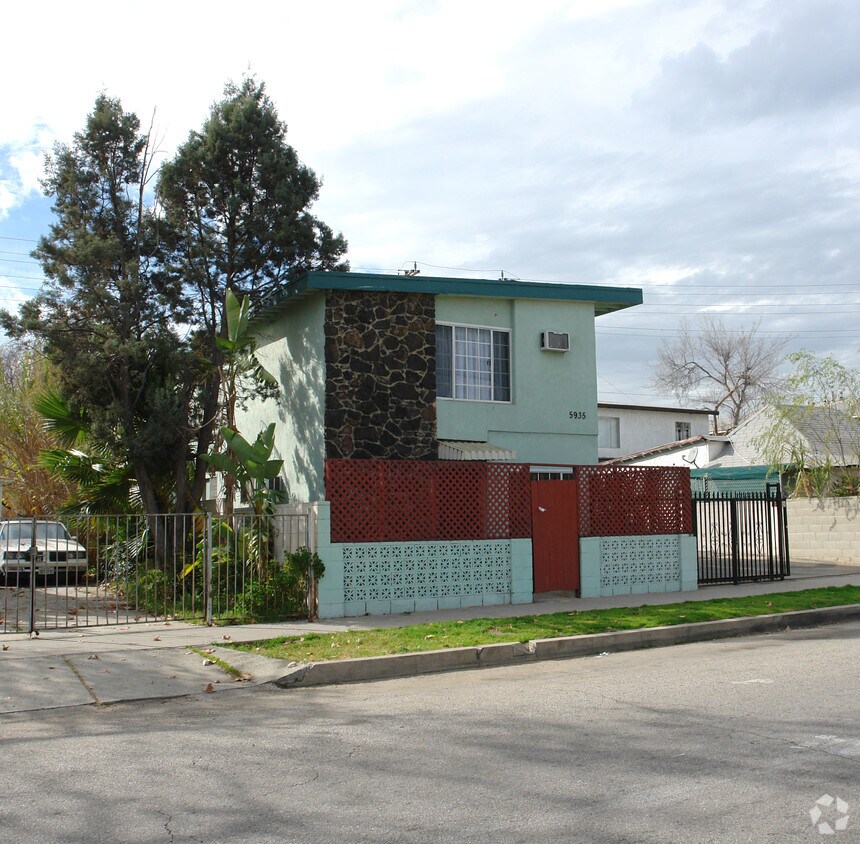 Foto del edificio - 5935 Whitnall Hwy