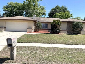 Building Photo - 805 Big Buck Cir