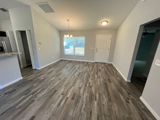 Building Photo - BEAUTIFUL  3 BD/2BA Home in Beautiful Ocala!