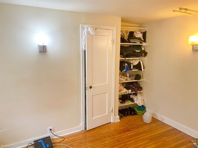Foto del edificio - 1 br, 1 bath Condo - 811 Houston Ave Apt 3