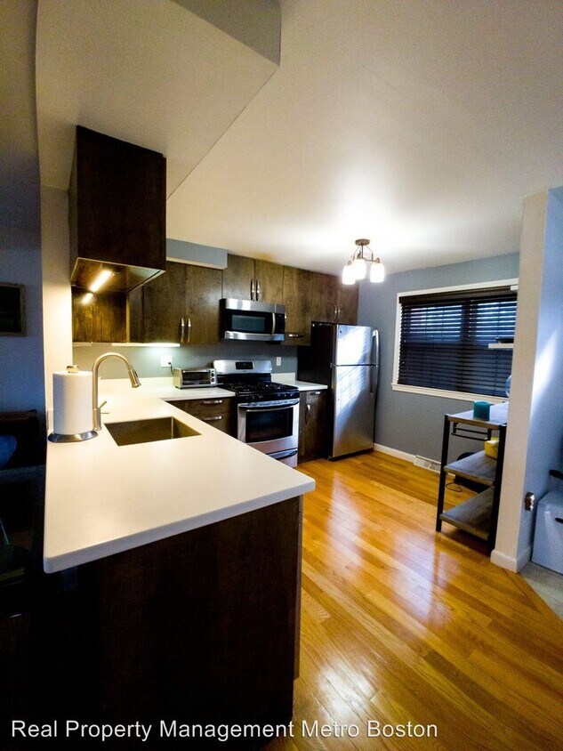 2 br, 1.5 bath House 19 Hemlock Circle House Rental in Millis, MA