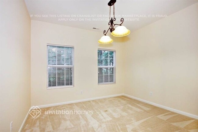 Foto del edificio - 175 River Hills Dr