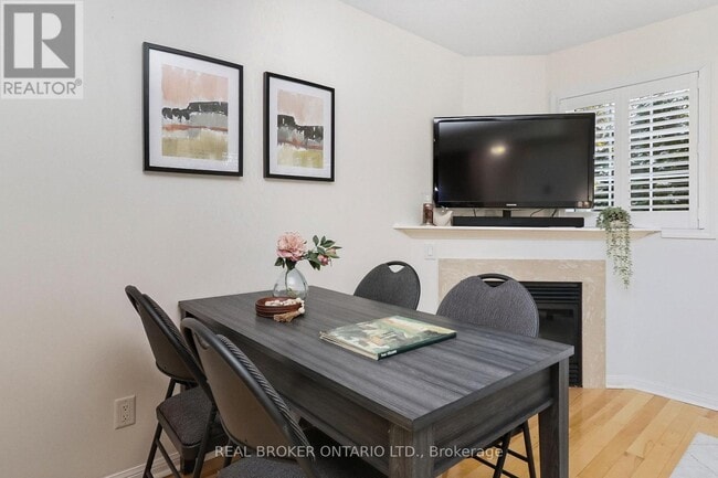 Building Photo - 83 Green Briar Dr