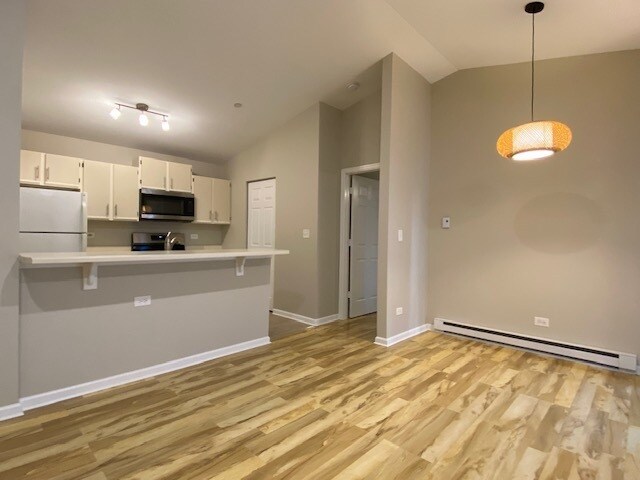 Building Photo - 1352 Cunat Ct