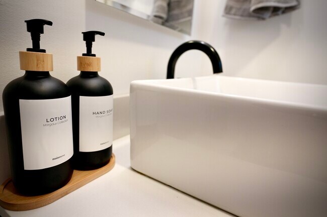 Foto del edificio - 4284 S Normandie Ln