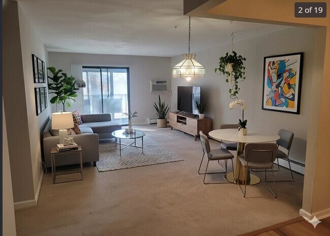 Foto del edificio - 595 Revere Beach Pky