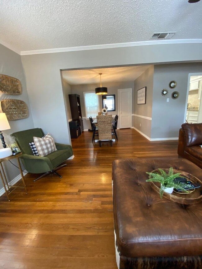 Foto del edificio - Pre-Leasing for Summer/Fall 2026!!