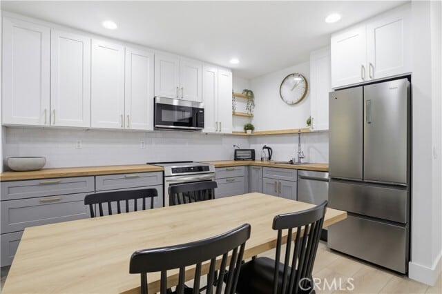 Building Photo - 5209 Avenida Oriente