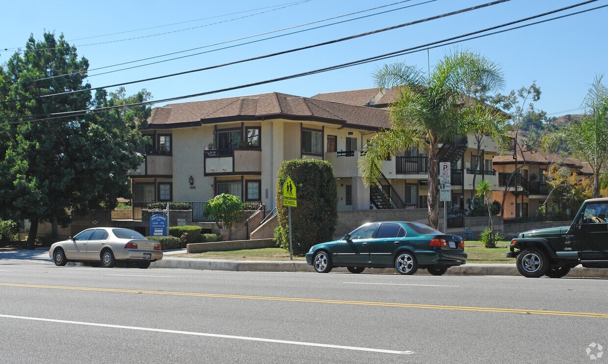 Building Photo - 1805 Verdugo Rd