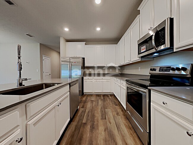 Building Photo - 197 Spruce Pt