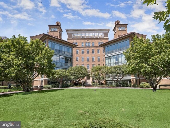 Building Photo - 2425 L St NW