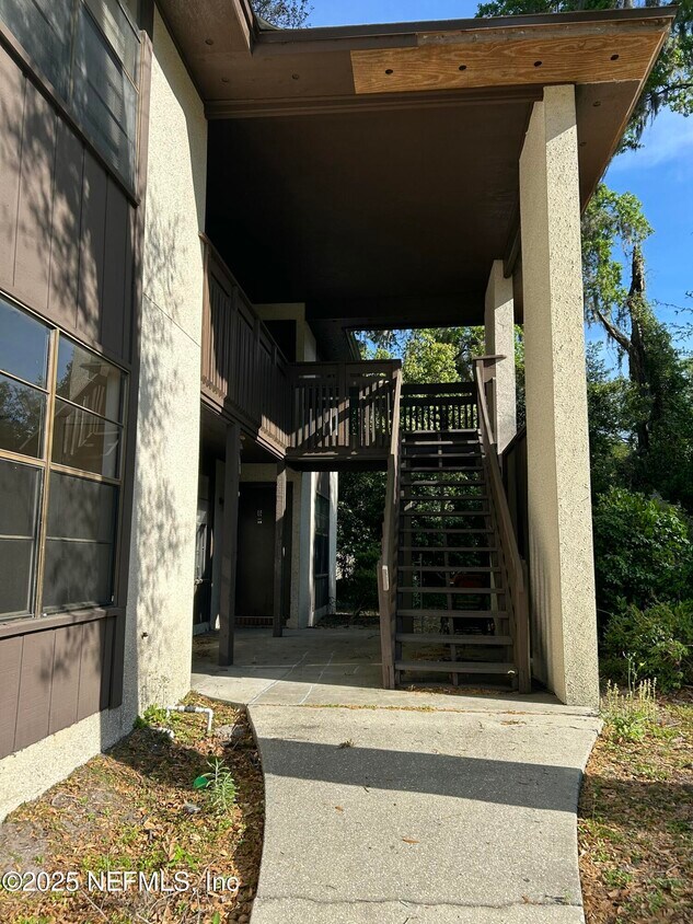 Primary Photo - 459 Bentwood Ln