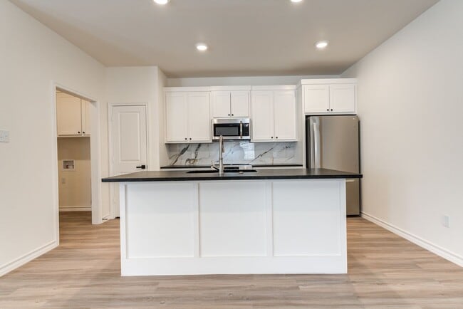 Building Photo - Brand New 3 Bedroom Townhome in Escondido ...