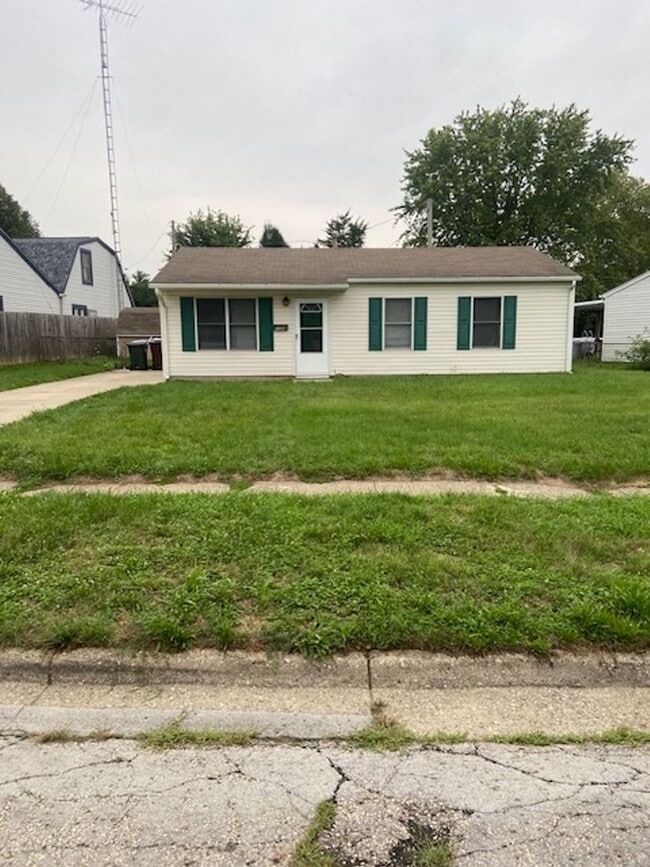 Building Photo - 1328 Bingham Dr