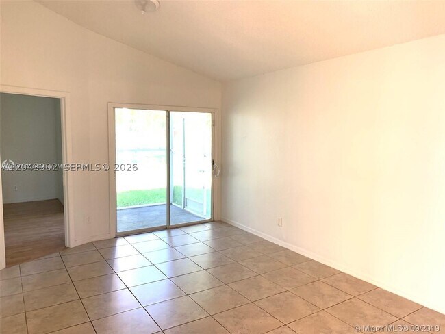 Building Photo - 848 SW 10th St