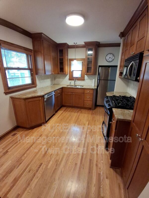 Building Photo - 5312 Elliot Ave