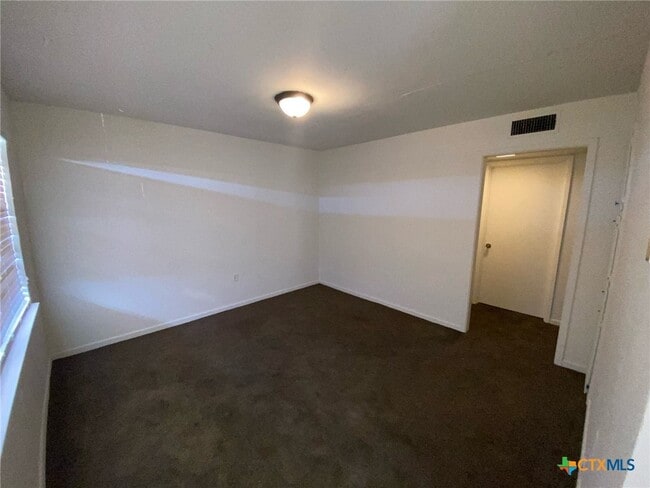 Building Photo - 307 Sunset Ln