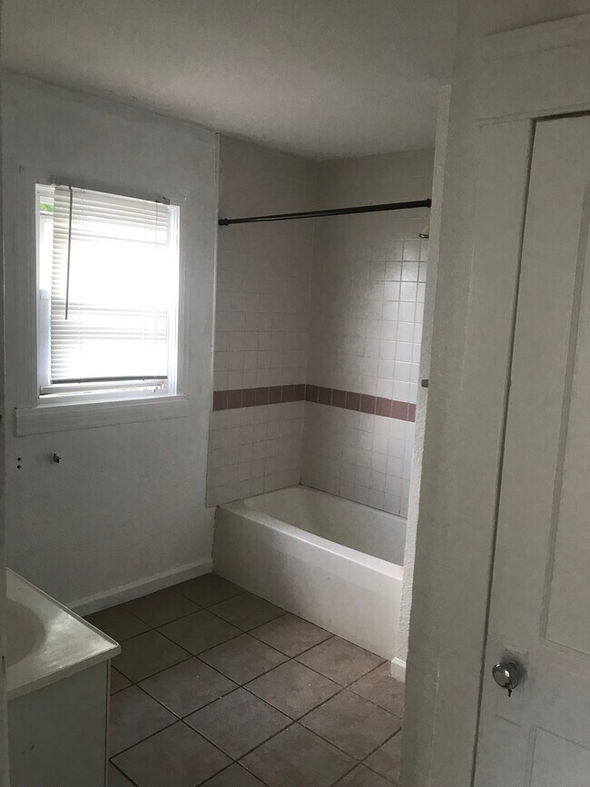 Foto del edificio - 1613 16th St NE