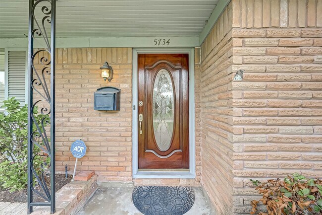 Foto del edificio - 5734 Spellman Rd