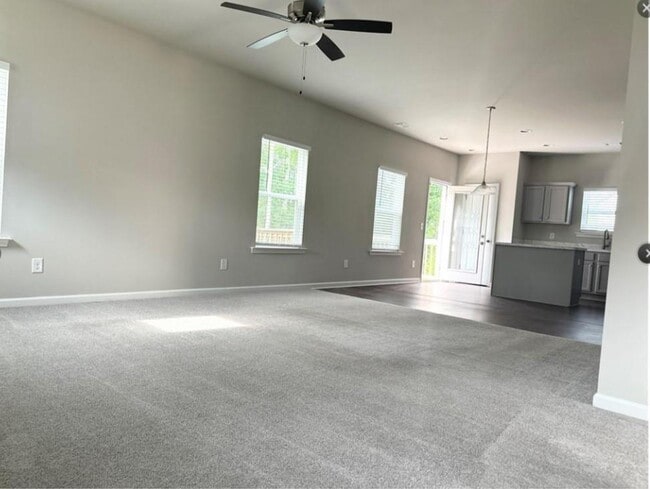 Building Photo - 210 Finley Dr