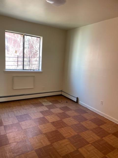 Foto del edificio - 2438 Cambreleng Ave