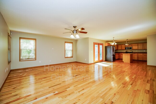 Foto del edificio - 2422 Long Bow Ave