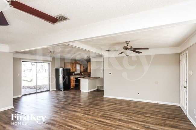 Foto del edificio - 2921 Ridgeway Dr