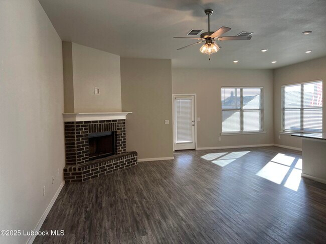 Foto del edificio - 2137 Kirksey Ave