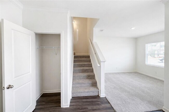 Foto del edificio - 44 Rowlett Pl