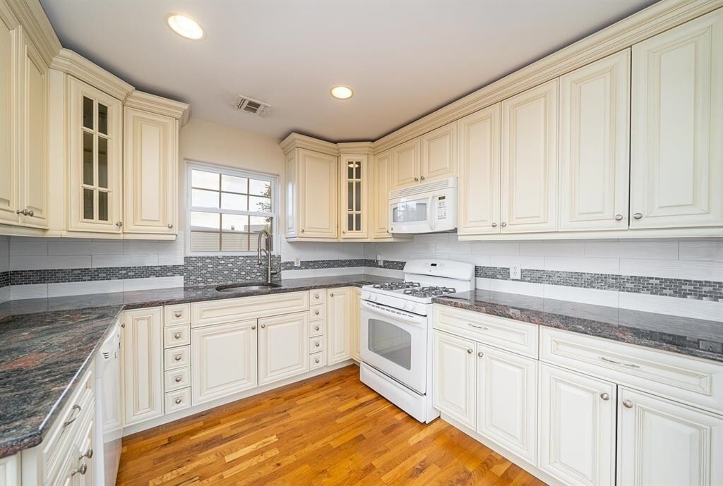 Foto principal - 90 Evergreen St