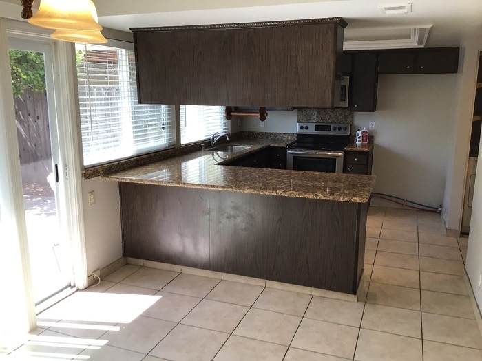 Primary Photo - Beautiful Townhouse Freshly Painted New Ca...