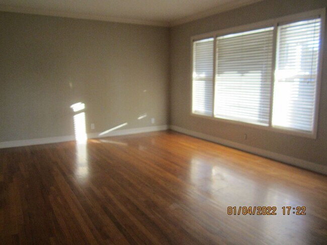Building Photo - 4 br, 2 bath House - 4697 SIERRA ST