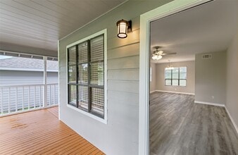 Building Photo - 22311 Warwick Glen Dr