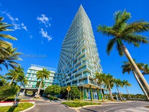 Building Photo - 2000 Metropica Wy