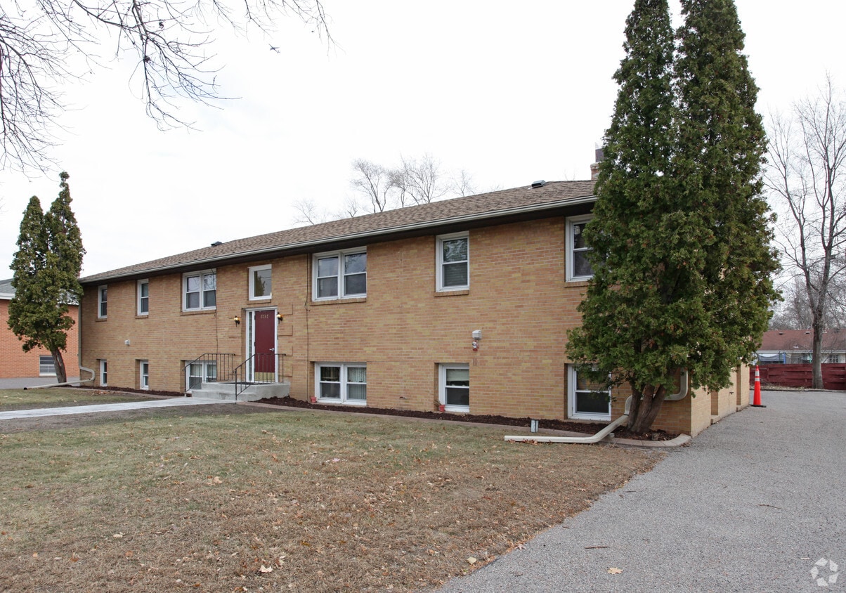 6737 Pleasant Ave, Richfield, MN 55423 Apartments in Richfield, MN