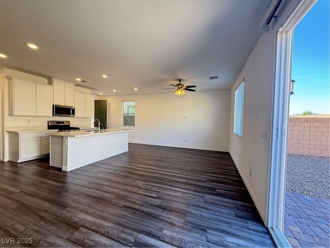 Building Photo - 9685 Dalton Lk St