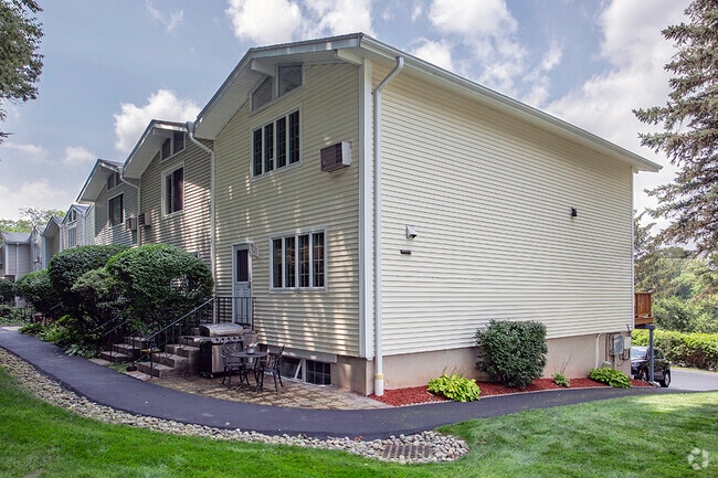 Building Photo - 21 Scenic Cir