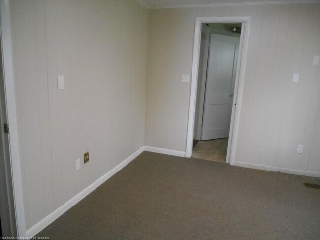 Building Photo - 154 W Center Ave