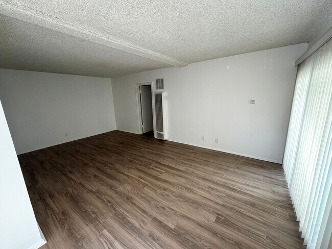 Foto del edificio - 3363rex