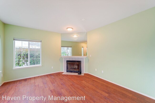 Foto del edificio - 2 br, 2.5 bath House - 10909 Avondale Road...