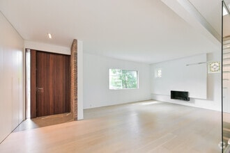 Building Photo - 180 Belsize Dr